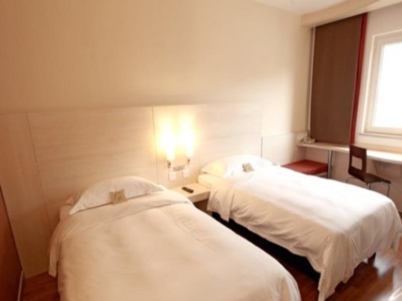 Отель Ibis Anyang Jiefang Ave Экстерьер фото