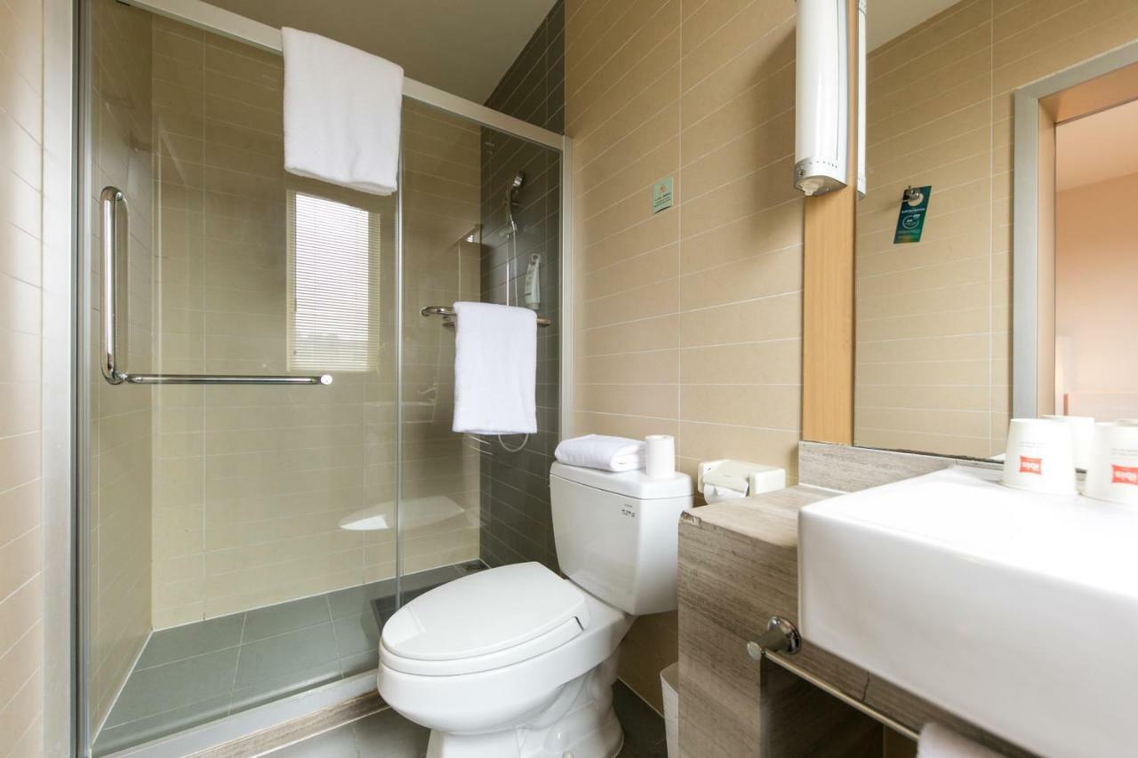 Отель Ibis Anyang Jiefang Ave Экстерьер фото