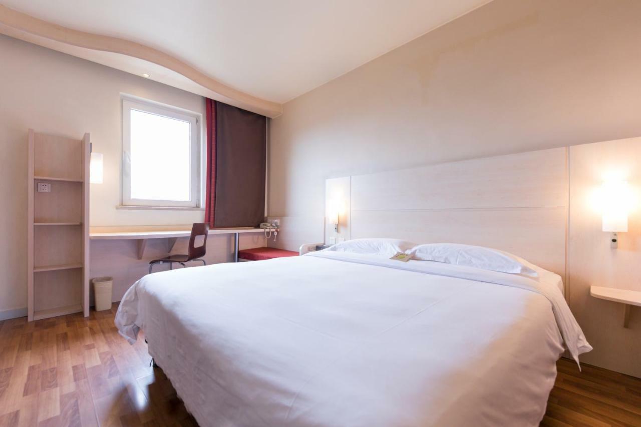 Отель Ibis Anyang Jiefang Ave Экстерьер фото